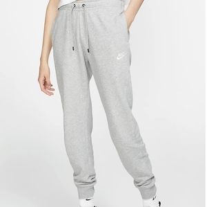 Nike essential standard fit sweatpants